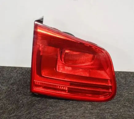 Volkswagen Tiguan Tailgate rear/tail lights 5N0945093H