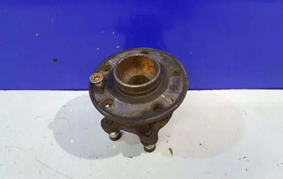 Volvo V70 Rear wheel hub 31329968 31277808