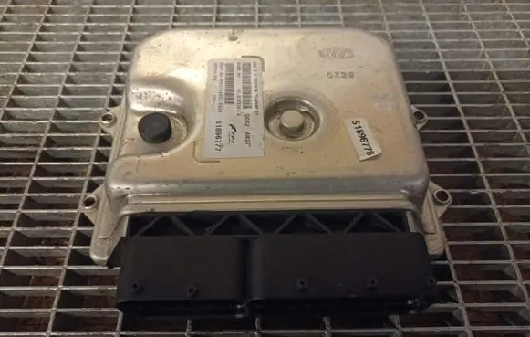 Fiat 500 Air suspension control unit module (rear) BC0103343G 51896777