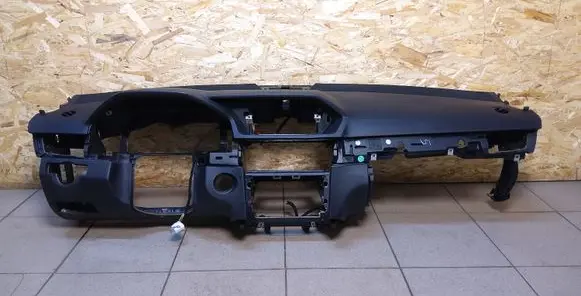 Mercedes-Benz E W212 Dashboard