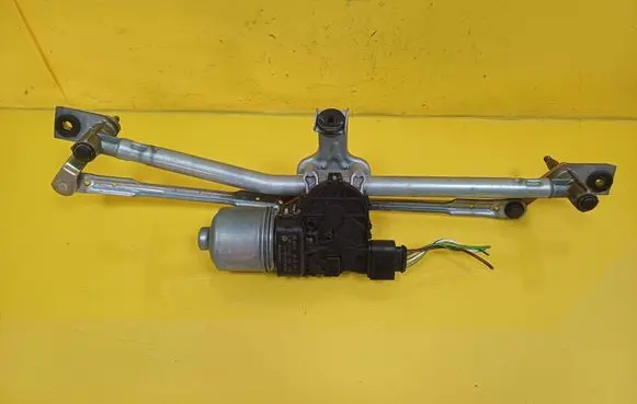 Skoda Fabia Mk1 (6Y) Front wiper linkage and motor 6Q1955119A 0390241524