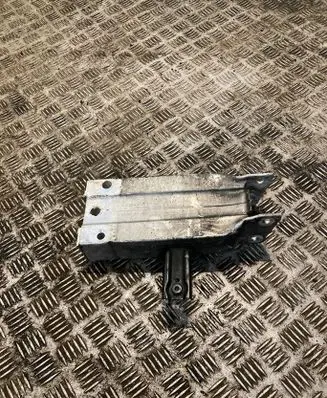 Mercedes-Benz E W212 Front bumper shock/impact absorber 2126200695 A2126200695