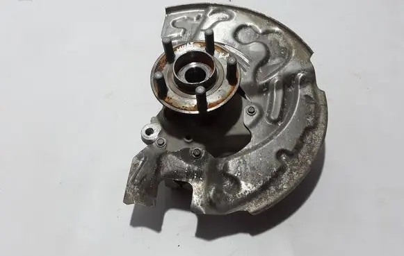 Front wheel hub