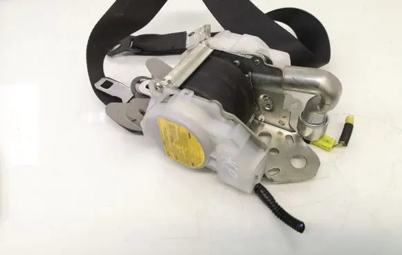 Lexus IS 220D-250-350 Front seatbelt 7M8750P 549944 BAMPT1261