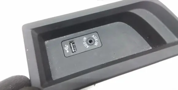 BMW 3 GT F34 USB socket connector 9207357