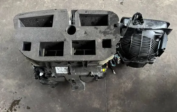Maserati Levante Interior heater climate box assembly 670034770