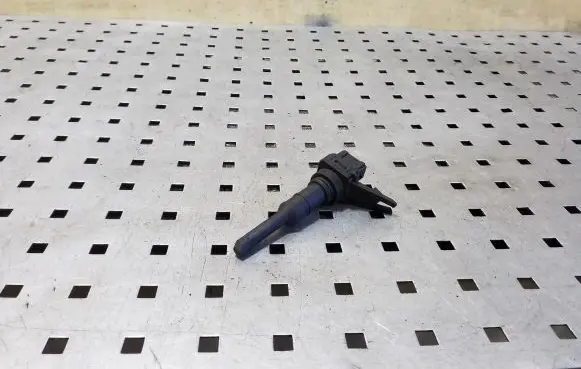 Audi A6 S6 C5 4B Speed sensor (speedometer sensor) 012409191D