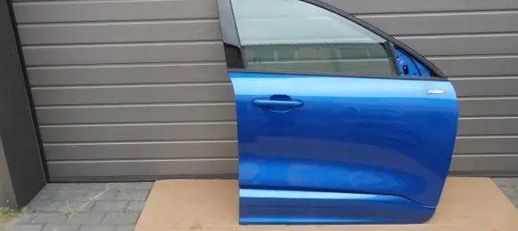 Ford Kuga III Front door
