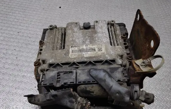 Opel Zafira B Engine control unit/module 0281014024 55205622