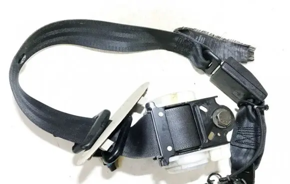 Nissan Almera Tino Middle seatbelt (rear) 