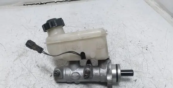 KIA Sorento Master brake cylinder