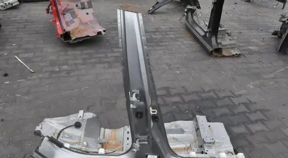 Suzuki Swift IV Side car body part 
