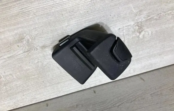 Cup holder front