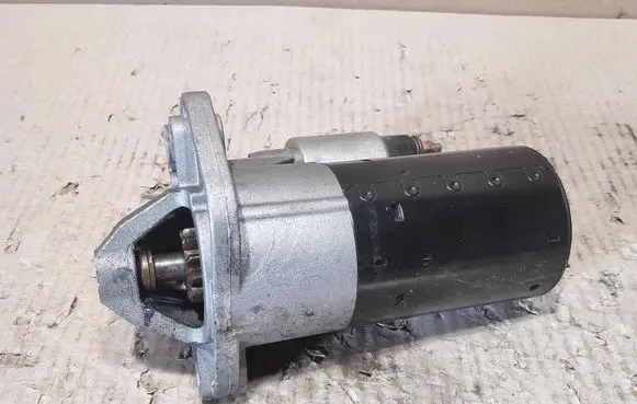 Renault Megane III Starter motor 233001073R