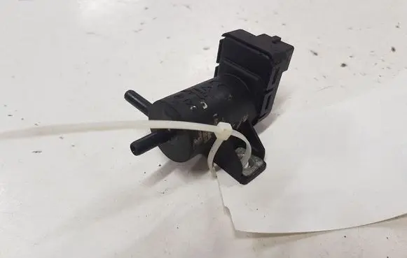 Renault Megane III Turbo solenoid valve 820076263