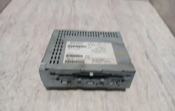 Volvo V50 Radio/CD/DVD/GPS head unit 30732600