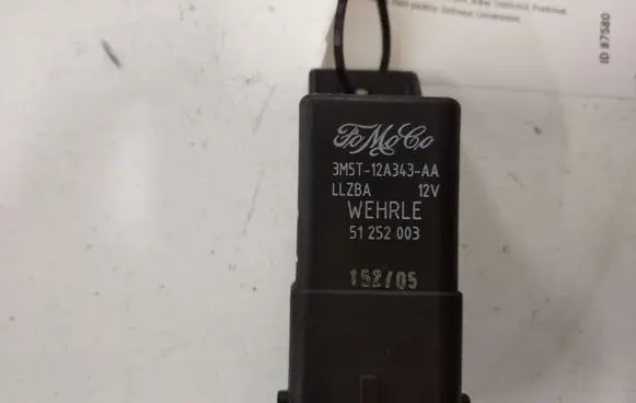 Glow plug pre-heat relay