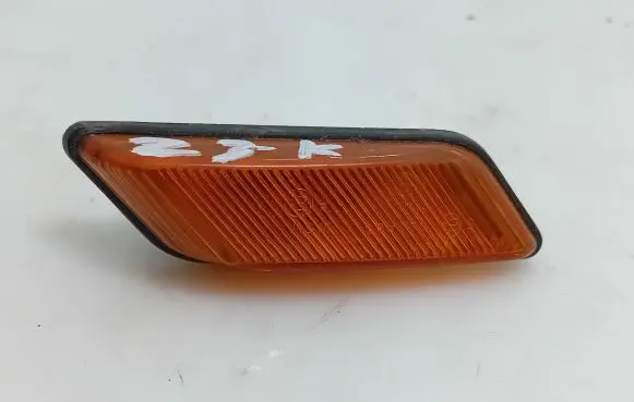BMW Z3 E36 Front fender indicator light 8360205 016488