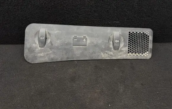 Volkswagen PASSAT B5.5 Battery box tray cover/lid 3B1819422B