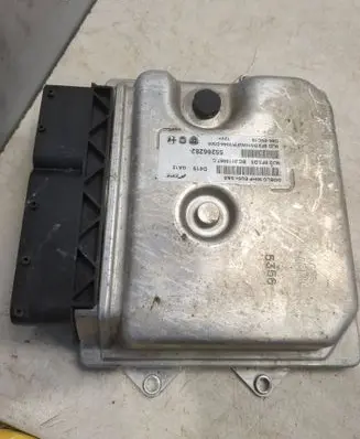 Opel Combo D Engine control unit/module 55266282