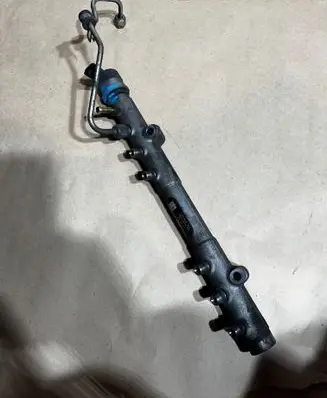 Volvo XC90 Fuel main line pipe 0445215023