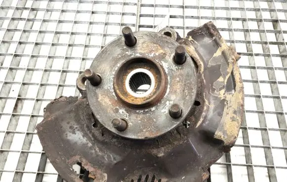Toyota Auris 150 Front wheel hub spindle knuckle