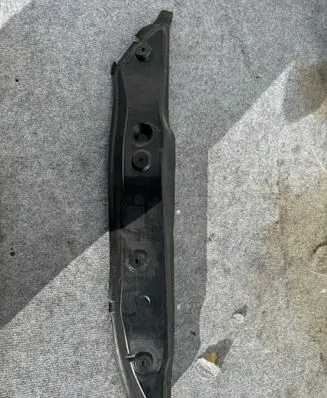 Mercedes-Benz B W246 W242 Fender end trim A2468891025