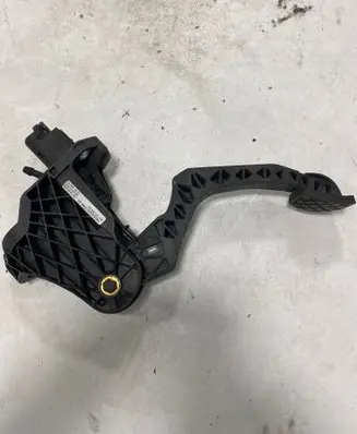 Volkswagen PASSAT B6 Clutch pedal 1K0721796E