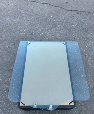 Mitsubishi Pajero Rear door window/glass frame MR436982