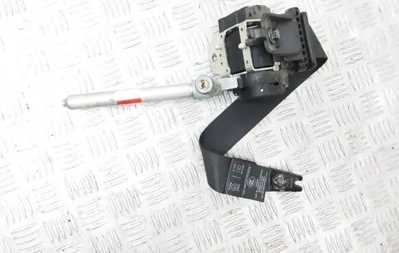 Volvo V70 Rear seatbelt 39859392