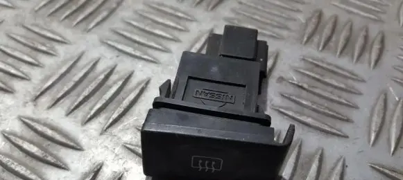 Nissan Sunny Windscreen/window heater switch 75290