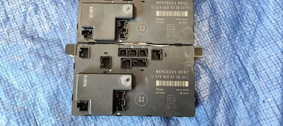 Mercedes-Benz CLS C219 Door control unit/module 2198200726