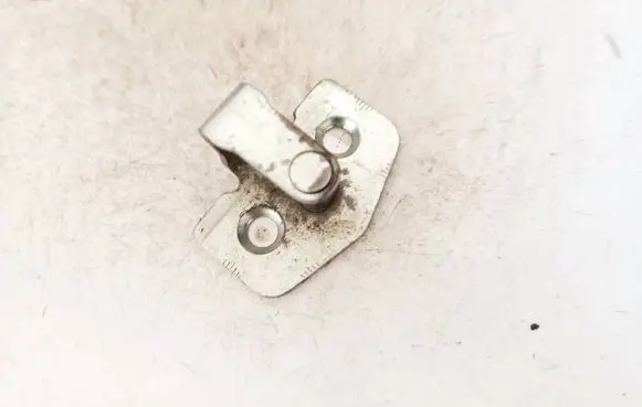 Opel Astra H Front door lock loop/hook striker 