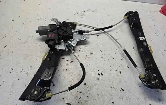 Opel Insignia A Front door electric window regulator 915722104