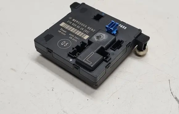 Mercedes-Benz CLS C219 Door control unit/module 2198200226