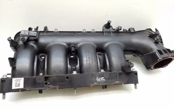 Mercedes-Benz CLA C117 X117 W117 Intake manifold A2700900737