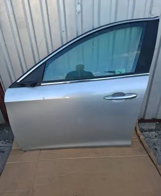 Alfa Romeo Giulietta Front door