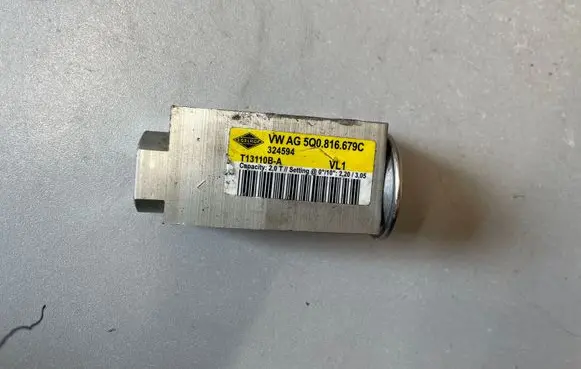 Volkswagen Golf Sportsvan Air conditioning (A/C) expansion valve 5Q0816679C