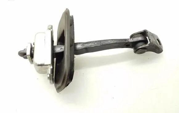 Nissan Qashqai+2 Front door check strap stopper