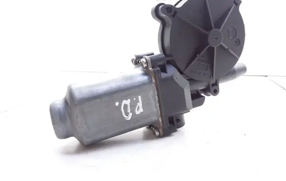 Nissan Primera Front door window regulator motor 400714