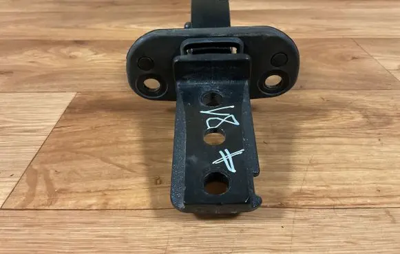 Volvo V70 Tailgate/trunk/boot hinge 31218425A