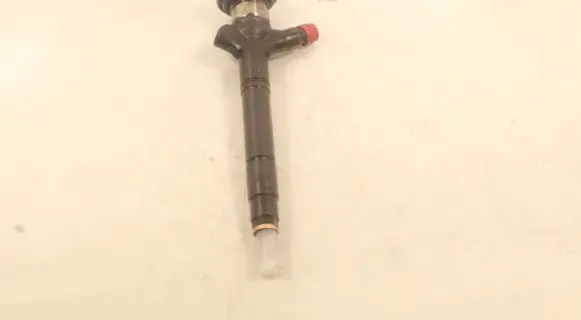 Toyota Avensis T250 Fuel injector 236700R050