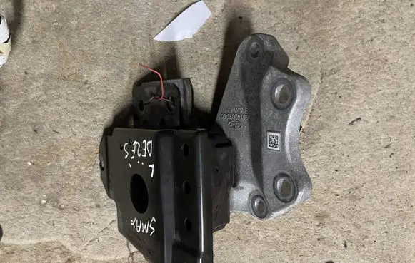 Ford S-MAX Gearbox mount JG917M125BC