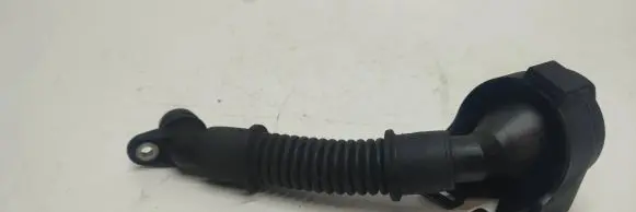 Mercedes-Benz A W169 Oil fill pipe A6400100369