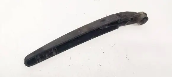 Rear wiper blade arm