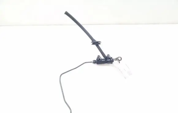 BMW 3 E90 E91 Clutch master cylinder 6773670