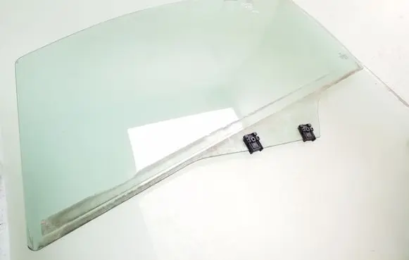 Peugeot 207 Front door window/glass (coupe) AS2