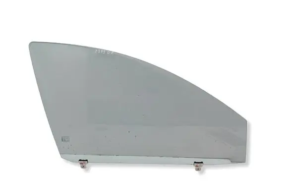 Mitsubishi L200 Front door window glass four-door 43R008612