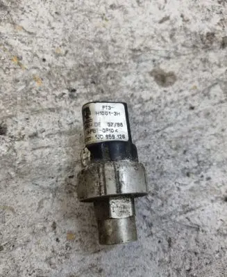 Skoda Octavia Mk1 (1U) Air conditioning (A/C) pressure sensor 1J0959126