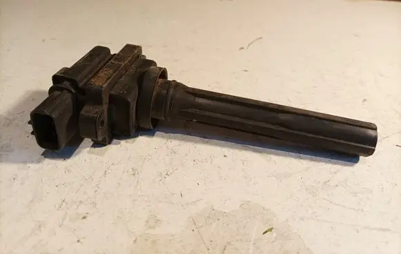 Suzuki Grand Vitara I High voltage ignition coil 3341077E2